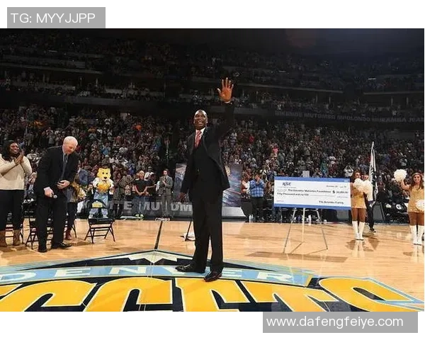 姚明深情回忆穆托姆博对自己职业生涯的巨大影响与感激之情