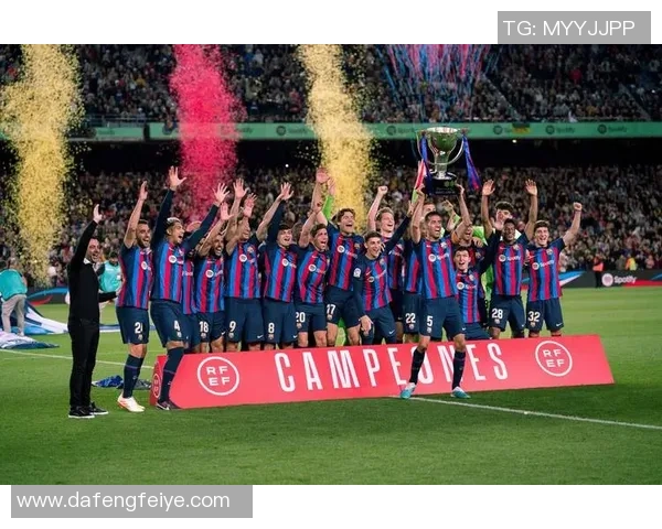 德甲焦点战阿森纳大胜巴萨帽子戏法点燃全场热情与转会传闻交织