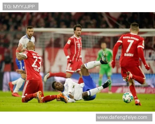 德甲激战：那不勒斯与拜仁战成平局精彩瞬间回顾十大进球解析