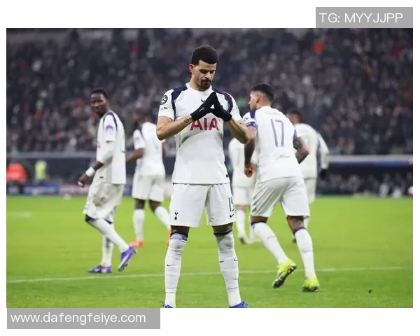 友谊赛热刺与AC米兰激战成平红牌事件引发全场热议与十大精彩进球回顾